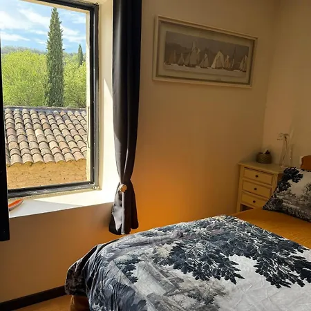 Le Cinq Maison De Village Les Grignan Сasa de vacaciones